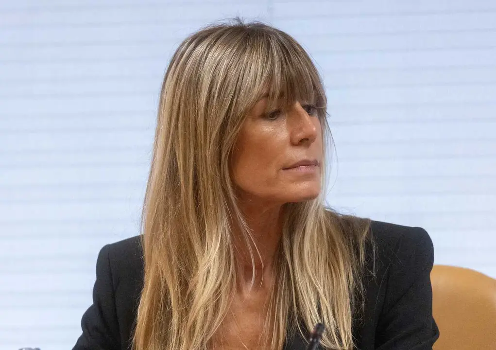 Archivo - La mujer del presidente del Gobierno, Bego&ntilde;a G&oacute;mez, durante la Comisi&oacute;n de Investigaci&oacute;n sobre programas de c&aacute;tedras y postgrados de la Universidad Complutense de Madrid y empresas financiadoras, en la Asamblea de Madrid, en noviembre de 2024, e