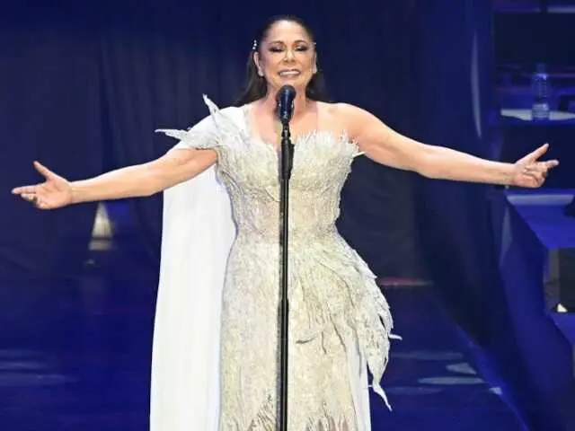 Archivo - Imagen de archivo de Isabel Pantoja en el escenario durante su concierto en el Festival Starlite Christmas a 26 de Diciembre de 2024 en Madrid (Espa&ntilde;a).