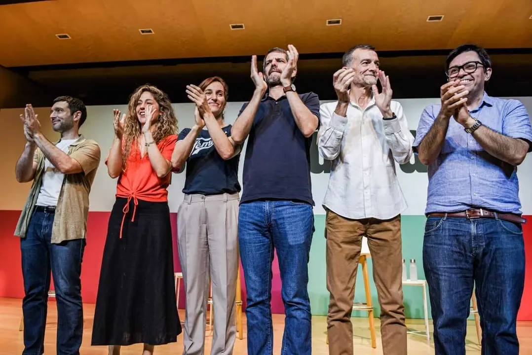El ministro de Cultura, Ernest Urtasun, durante el acto organizado por los Comuns, Sumar, IU y M&aacute;s Madrid en Barcelona.