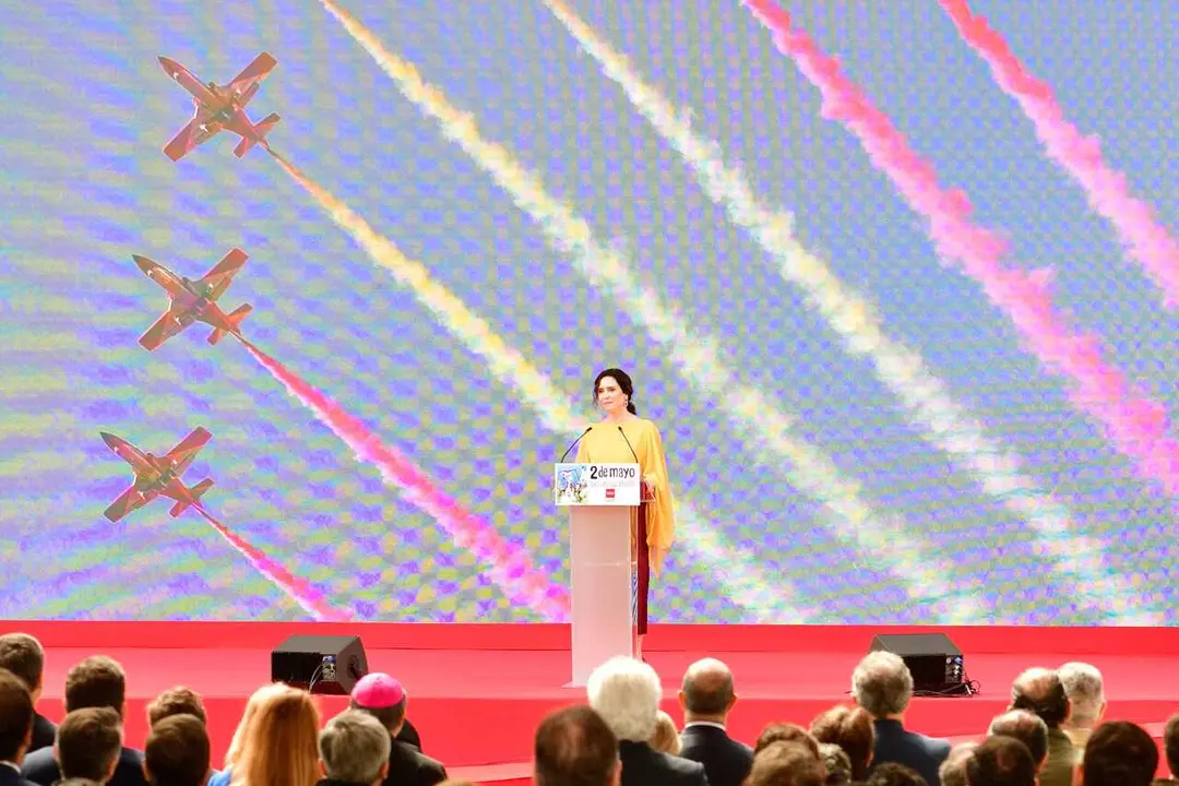 Archivo - La presidenta de la Comunidad de Madrid, Isabel D&iacute;az Ayuso durante la entrega de las Grandes Cruces de la Orden del Dos de Mayo, en la Puerta del Sol de Madrid, a 2 de mayo de 2025, en Madrid (Espa&ntilde;a). 