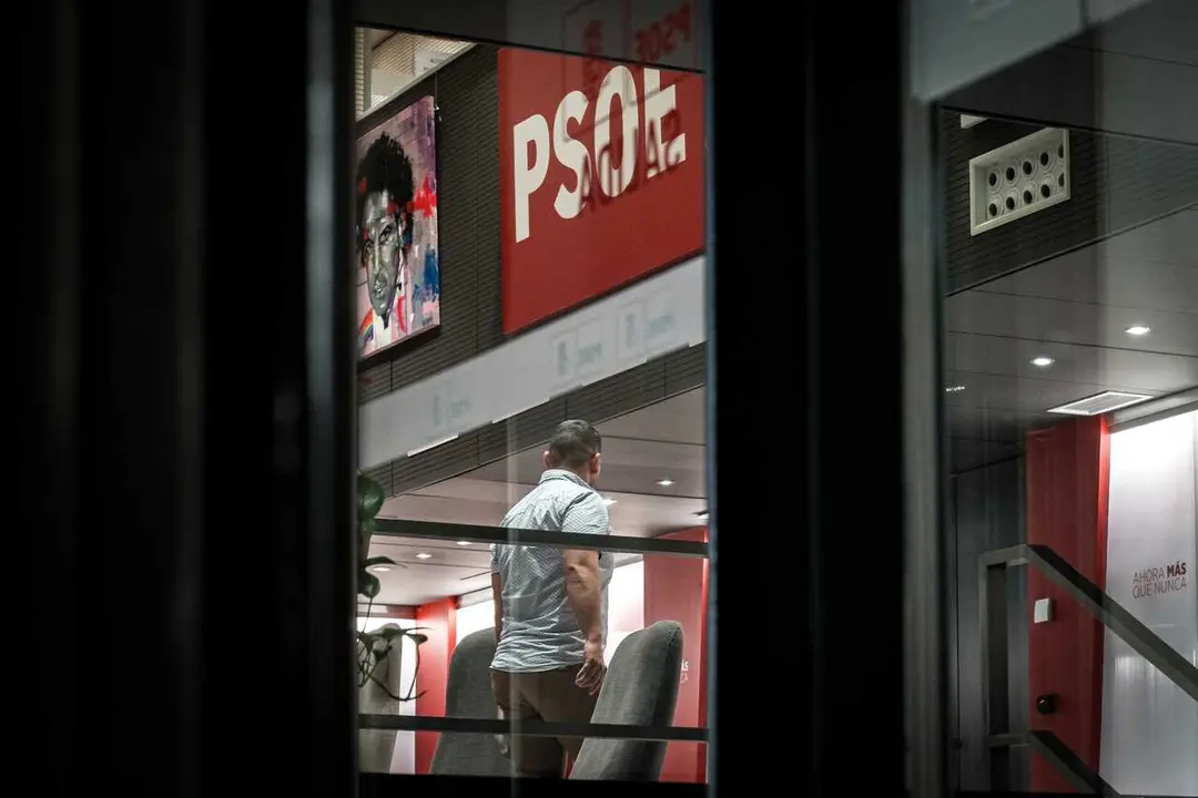 Sede nacional del PSOE en Ferraz, a 27 de mayo de 2026, en Madrid (Espa&ntilde;a), el d&iacute;a en el que la Unidad Central Operativa (UCO) de la Guardia Civil acudi&oacute; a por informaci&oacute;n por orden de la Audiencia Nacional.