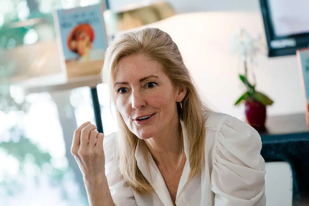 La escritora estadounidense Kathryn Stockett durante una rueda de prensa, en el Hotel H10 Puerta de Alcal&aacute;, a 1 de junio de 2026, en Madrid (Espa&ntilde;a)