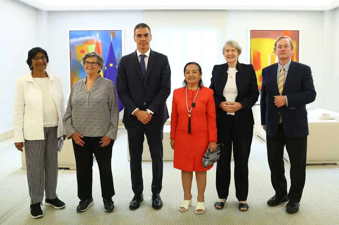El presidente del Gobierno, Pedro S&aacute;nchez, mantiene un encuentro con representantes de la Comisi&oacute;n Internacional contra la Pena de Muerte, en el Complejo de la Moncloa, a 2 de junio de 2026, en Madrid (Espa&ntilde;a).