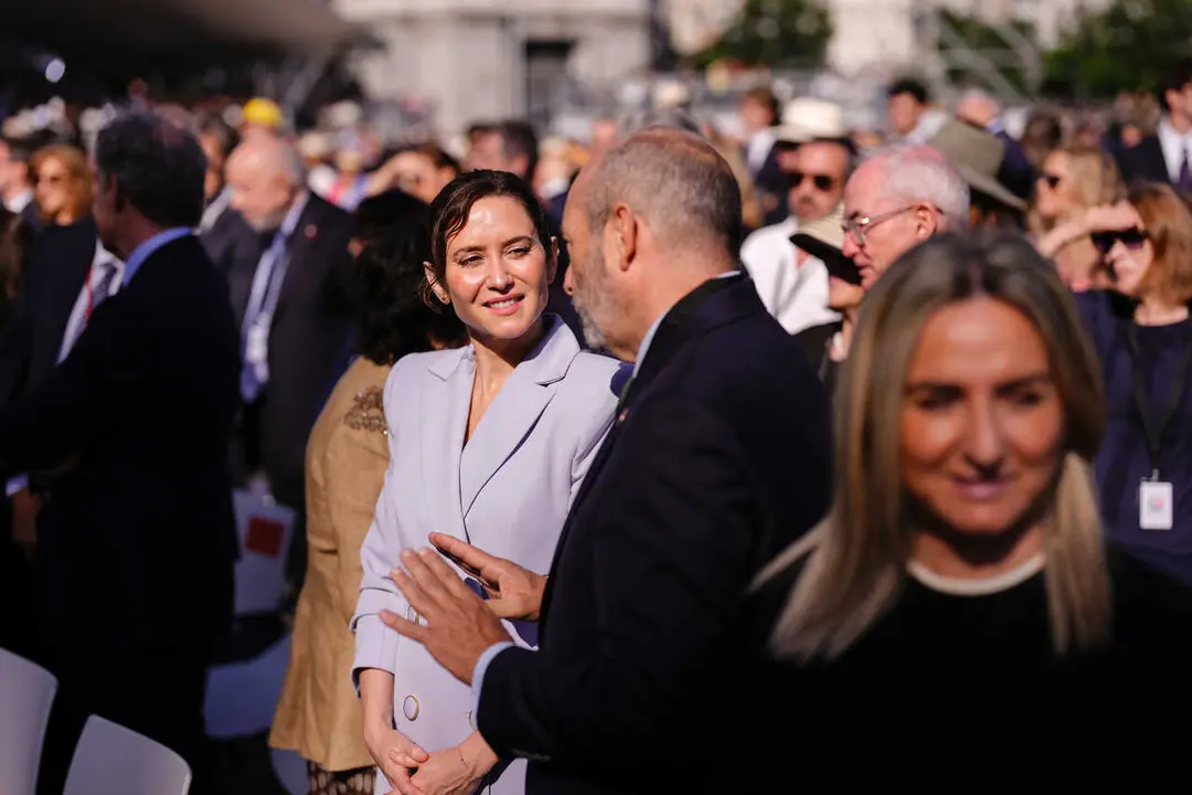 La presidenta de la Comunidad de Madrid, Isabel D&iacute;az Ayuso, asiste a la misa del Corpus Christi en Cibeles oficiada por el Papa Le&oacute;n XIV