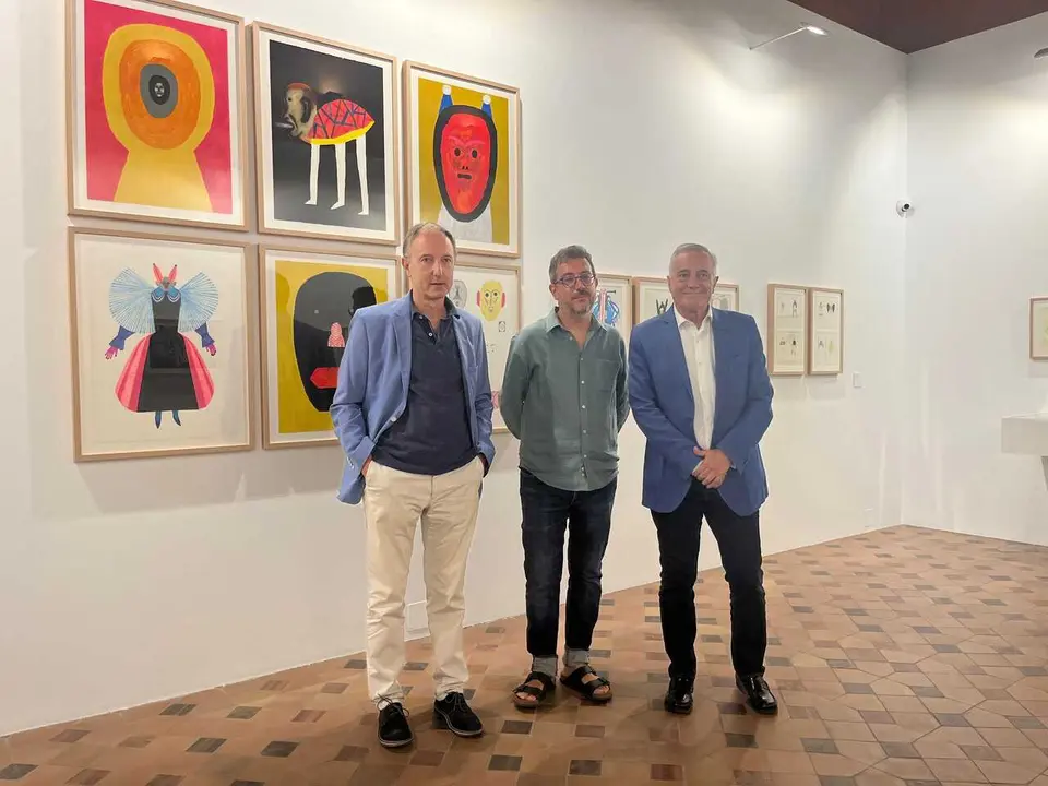 Archivo - El presidente de las Cortes de Arag&oacute;n, Javier Sada ha inaugurado la muestra.