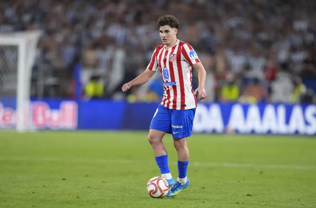 Juli&aacute;n &Aacute;lvarez