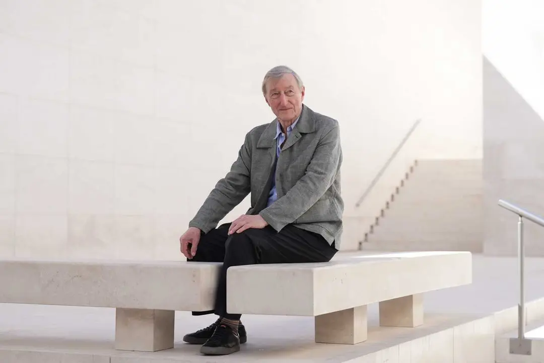 El escritor brit&aacute;nico, Julian Barnes, en una imagen de archivo del 12 de mayo de 2026, en Barcelona.