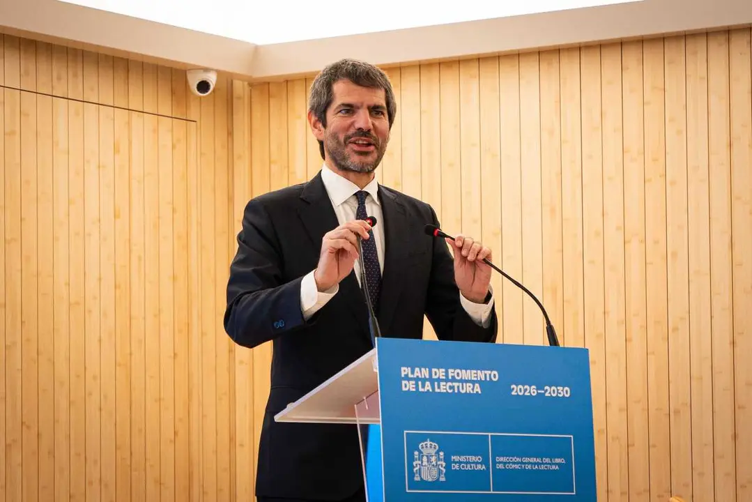 Ernest Urtasun en la presenci&oacute;n del Plan de Lectura.