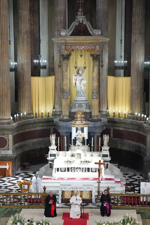 El Papa en la iglesia
