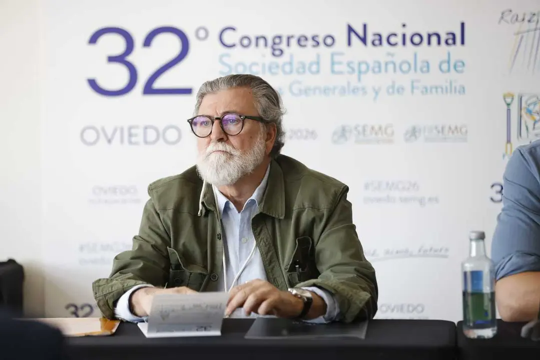 El doctor Antonio Torres en Oviedo.