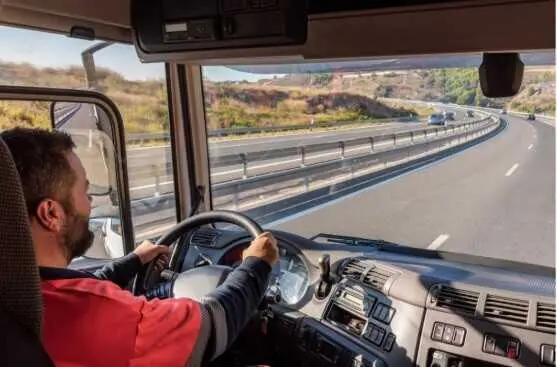Conductor de un cami&oacute;n.