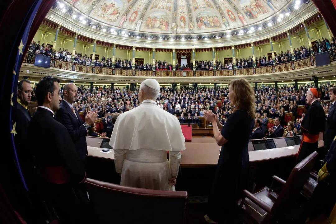 El Papa, ovacionado en el hemiciclo del Congreso