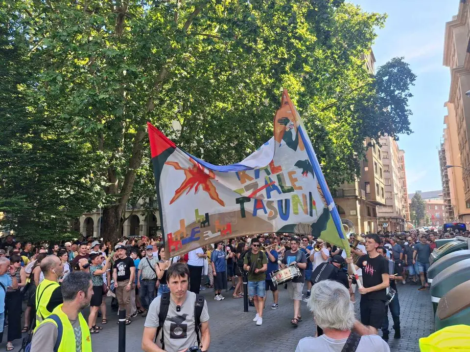 Marcha en Pamplona, convocada por Kontseilua, para reclamar el derecho a 'vivir en euskera'.