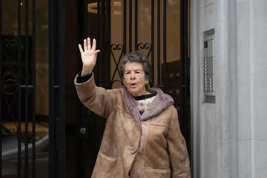 Archivo - Maricarmen celebra el aplazamiento del desahucio, a 29 de octubre de 2025, en Madrid (Espa&ntilde;a)