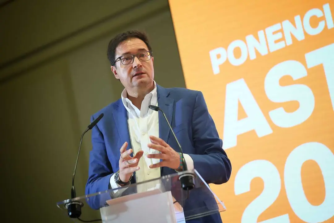El ministro para la Transformaci&oacute;n Digital y de la Funci&oacute;n P&uacute;blica, &Oacute;scar L&oacute;pez, en el Congreso de ASTICNET