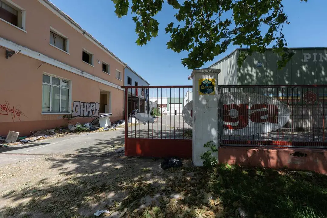 Exteriores de la f&aacute;brica EGA