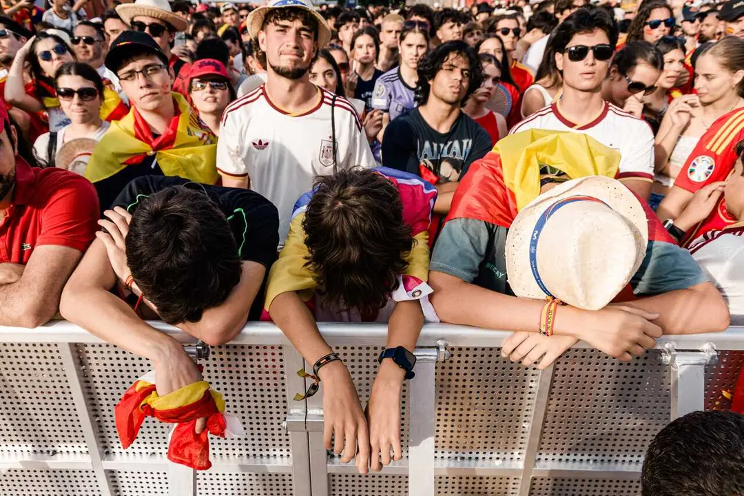 Varias personas durante el primer partido disputado por la selecci&oacute;n espa&ntilde;ola en la Copa Mundial de la FIFA 2026, a 15 de junio de 2026, en Madrid (Espa&ntilde;a). Foto de archivo