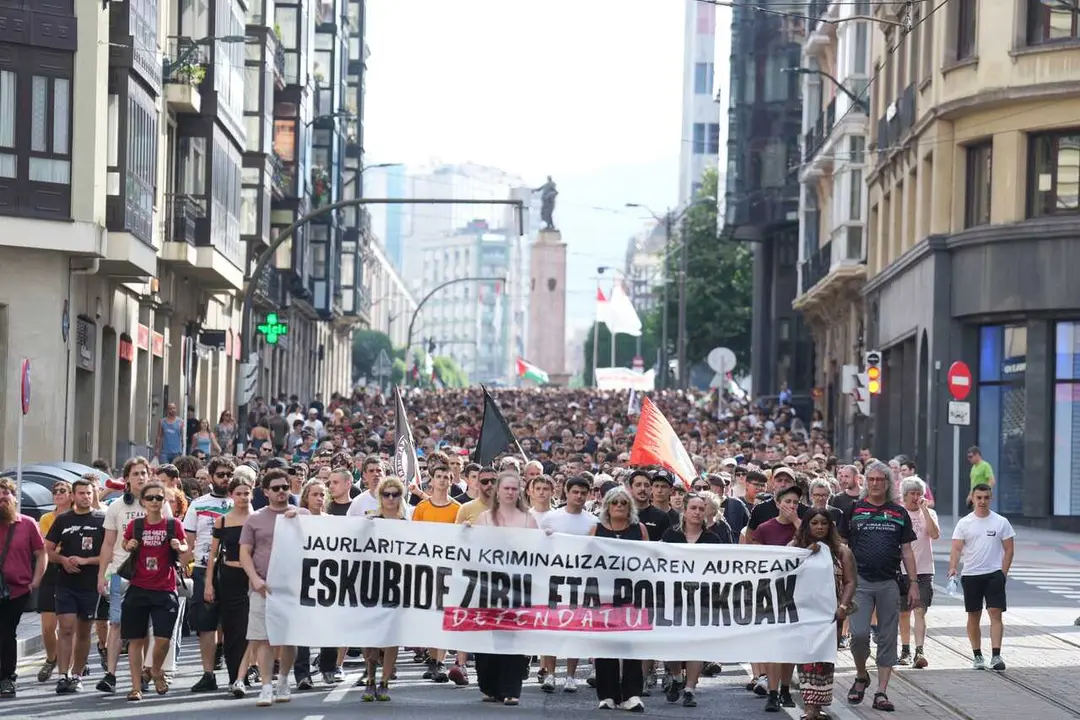 Manifestaci&oacute;n contra la 'campa&ntilde;a de criminalizaci&oacute;n' del Gobierno vasco