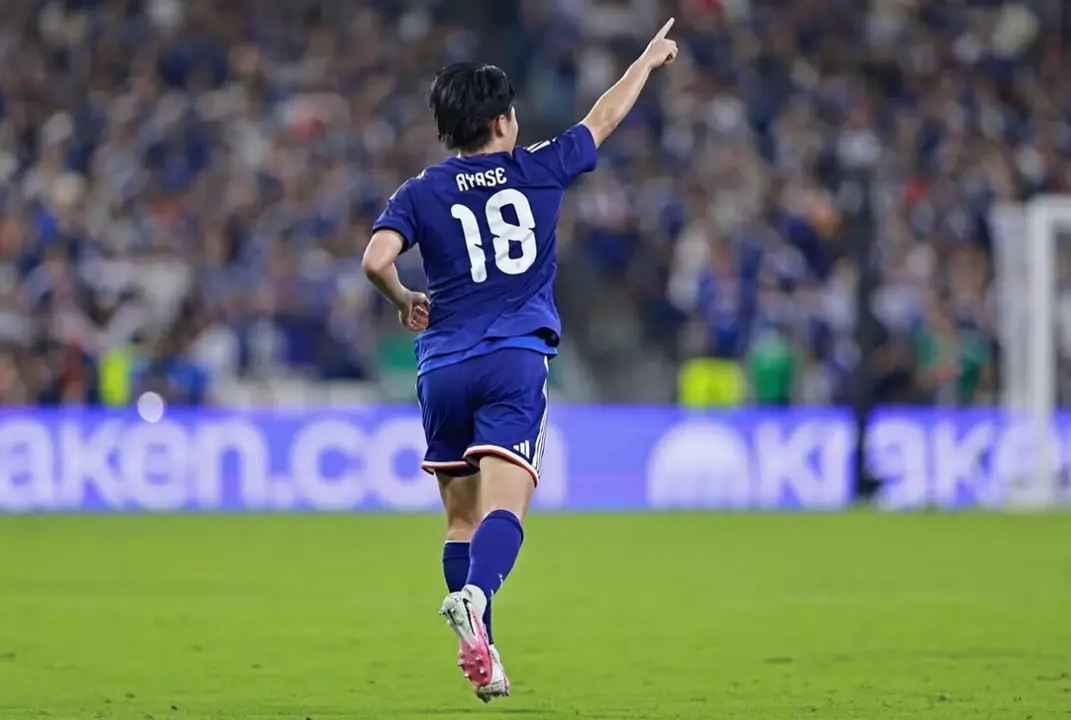 Ayase celebrando su gol ante T&uacute;nez