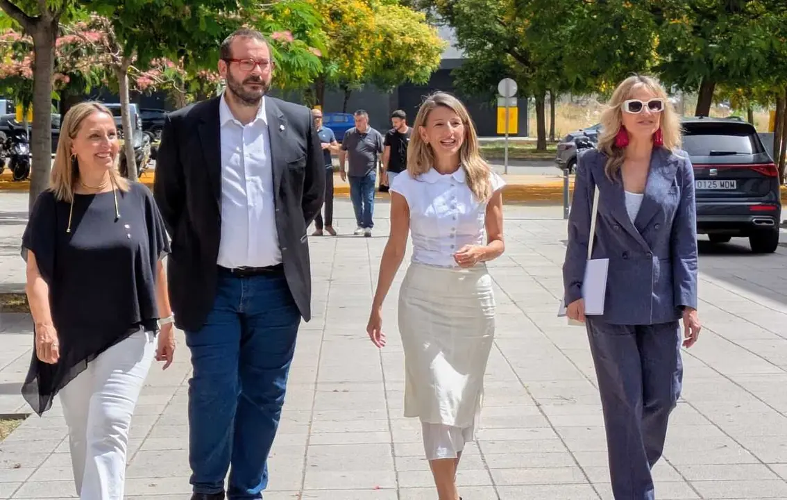 La consellera de Igualdad y Feminismo de la Generalitat, Eva Menor; el alcalde de Matar&oacute;, David Bote; la vicepresidenta segunda del Gobierno y ministra de Trabajo y Econom&iacute;a Social, Yolanda D&iacute;az y la secretaria de Estado de Econom&iacute;a Social, Amparo Merino
