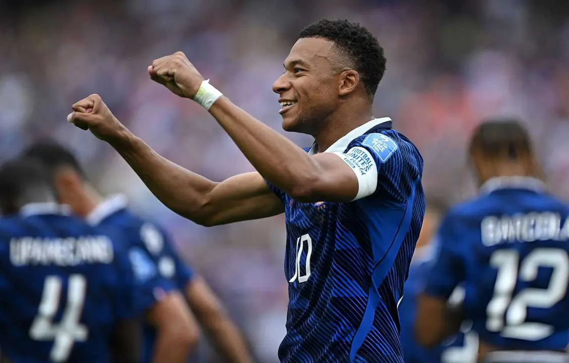 Mbapp&eacute; celebrando uno de sus goles ante Irak