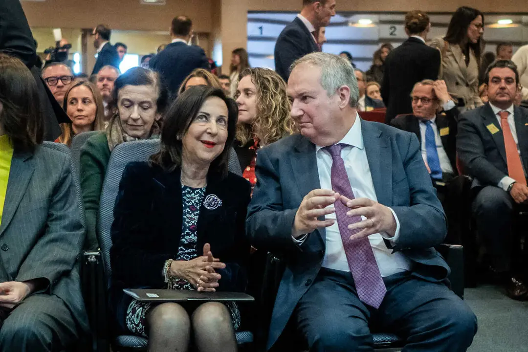 Archivo - El ministro de Industria y Turismo, Jordi Hereu, y la ministra de Defensa, Margarita Robles, durante la presentaci&oacute;n del programa IN+DEF, de apoyo a la industria de defensa, a 30 de marzo de 2026, en Madrid (Espa&ntilde;a).