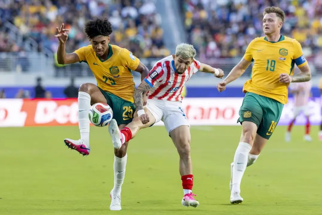 Australia firma un soso empate con Paraguay para acceder a los cruces