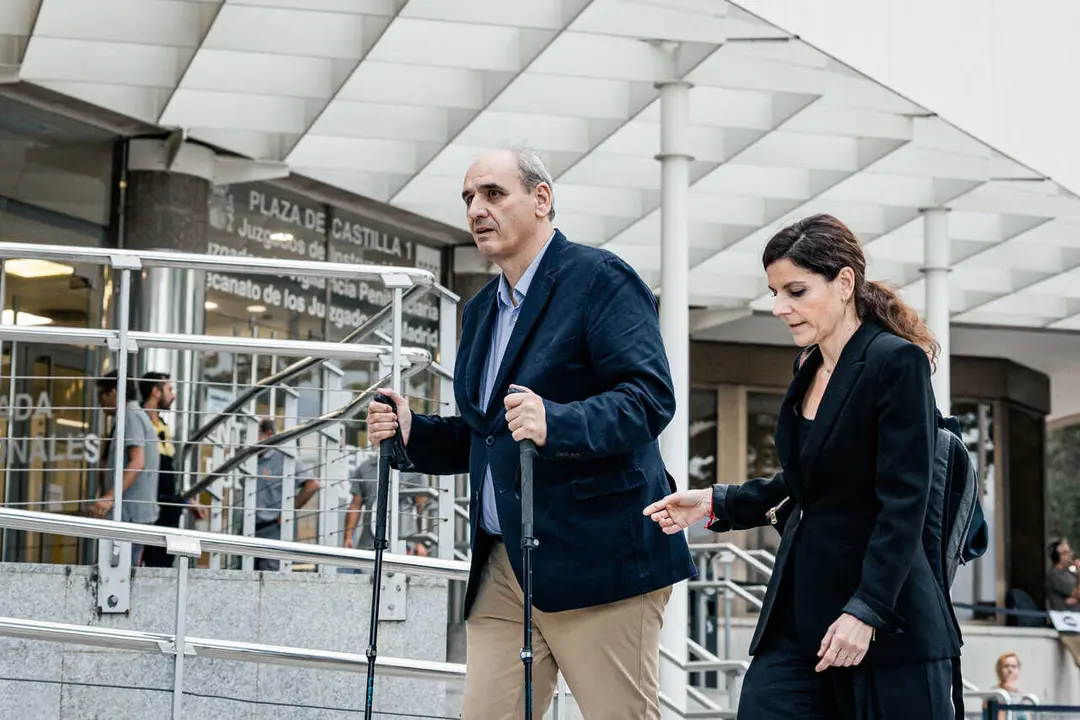 El empresario Juan Carlos Barrab&eacute;s, a su salida de los juzgados de Plaza de Castilla, a 15 de junio de 2026, en Madrid (Espa&ntilde;a).