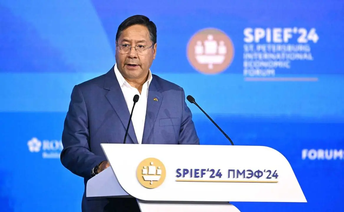 Archivo - HANDOUT - 07 June 2024, Russia, St. Petersburg: Bolivia's President Luis Arce delivers a speech at the St. Petersburg International Economic Forum in St. Petersburg. Photo: -/Kremlin/dpa - ATTENTION: editorial use only and only if the credit men