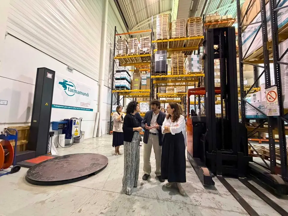 Visita al almac&eacute;n de Farmamundi en Paterna