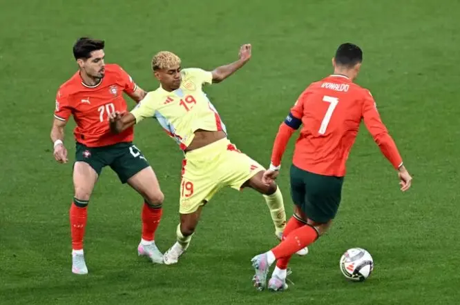 Lamine Yamal ante Portugal en la Nations League