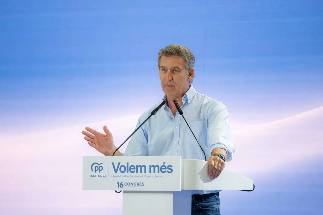 El presidente del PP, Alberto N&uacute;&ntilde;ez-Feij&oacute;o, interviene durante el XVI Congreso Extraordinario del PP catal&aacute;n, en el Hotel Grand Marina, a 27 de junio de 2026, en Barcelona, Catalunya (Espa&ntilde;a). El Congreso, en un contexto de crecimiento electoral del PPC y