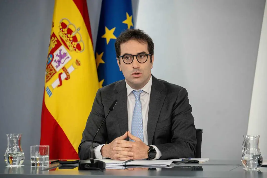 El vicepresidente primero y ministro de Econom&iacute;a, Comercio y Empresa, Carlos Cuerpo, este lunes en la rueda de prensa tras el Consejo de Ministros.