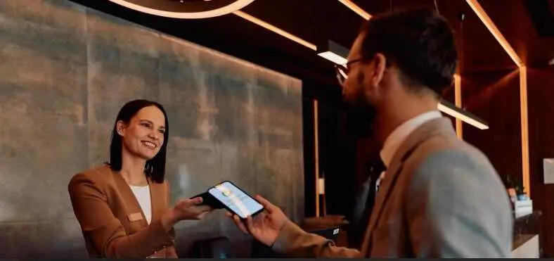 Atenci&oacute;n al cliente en un hotel