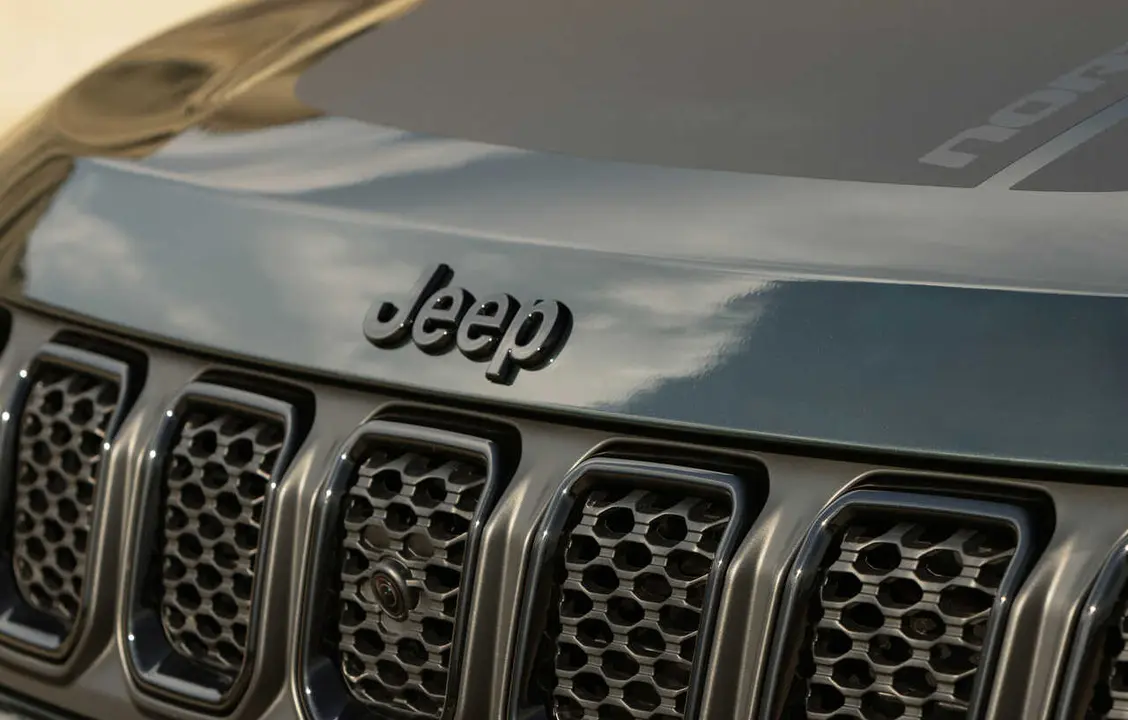 Archivo - Frontal veh&iacute;culo Jeep