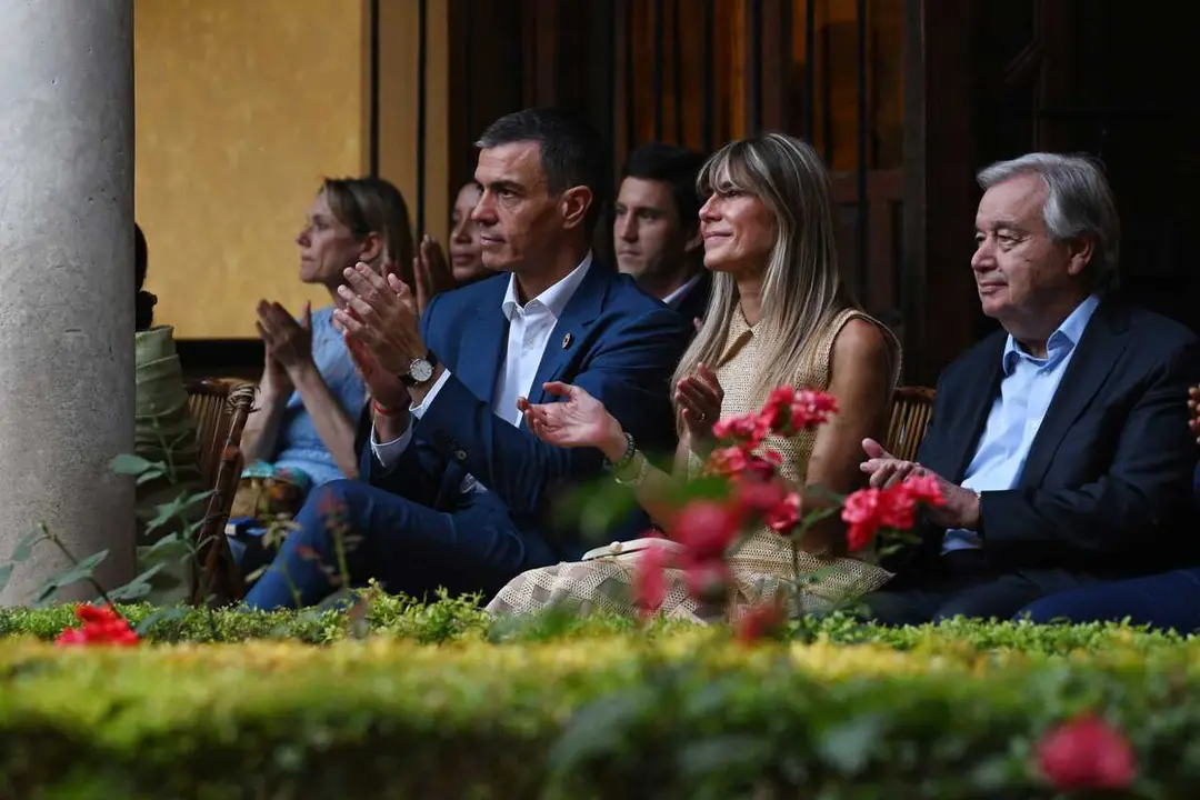 Archivo - El presidente del Gobierno, Pedro S&aacute;nchez, y su mujer Bego&ntilde;a G&oacute;mez, durante la inauguraci&oacute;n de la IV Conferencia Internacional para la Financiaci&oacute;n al Desarrollo de la ONU, a 30 de junio de 2025, en Sevilla, Andaluc&iacute;a (Espa&ntilde;a).