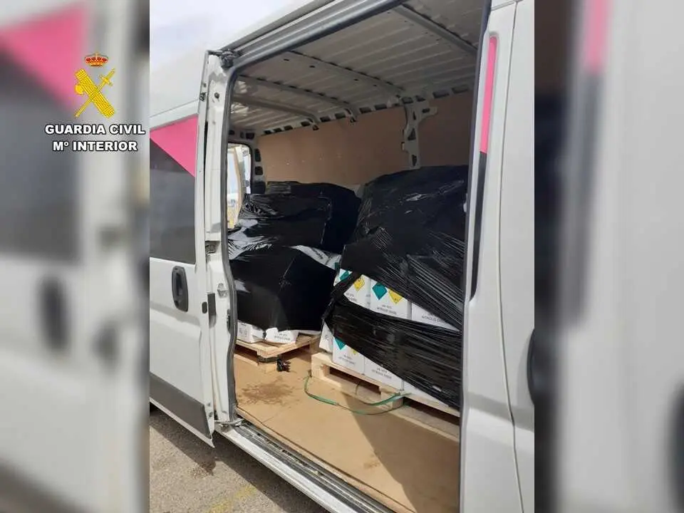 Furgoneta con un cargamento de gas de la risa intervenida por la Guardia Civil