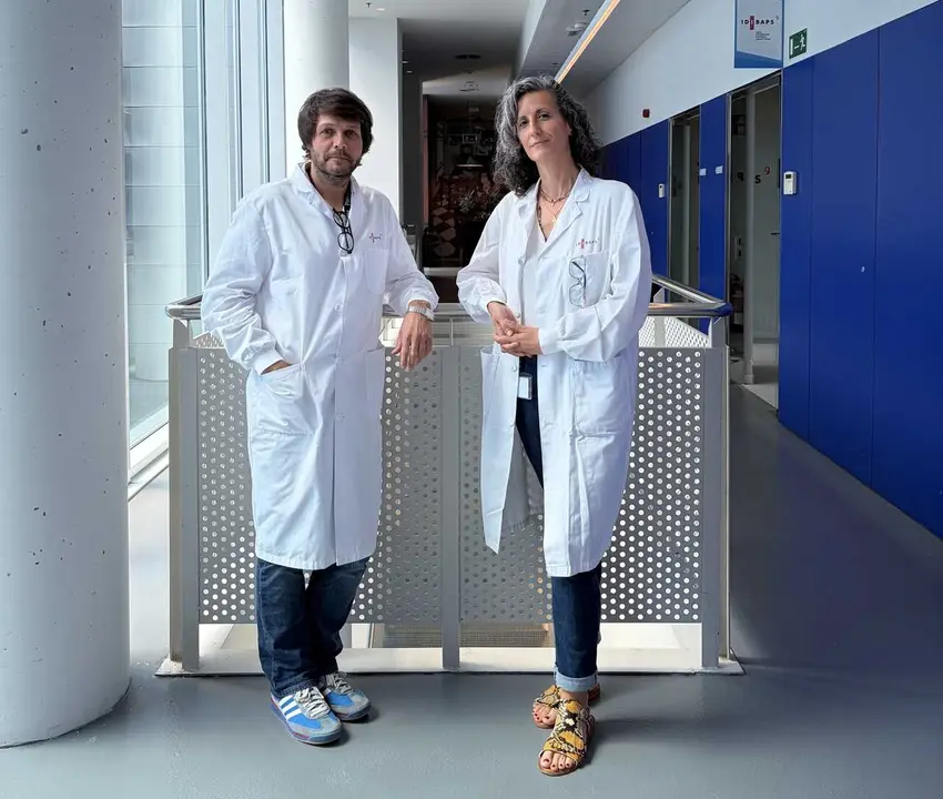 Los investigadores del Cl&iacute;nic-Idibaps Marc Claret y Al&iacute;cia Garcia