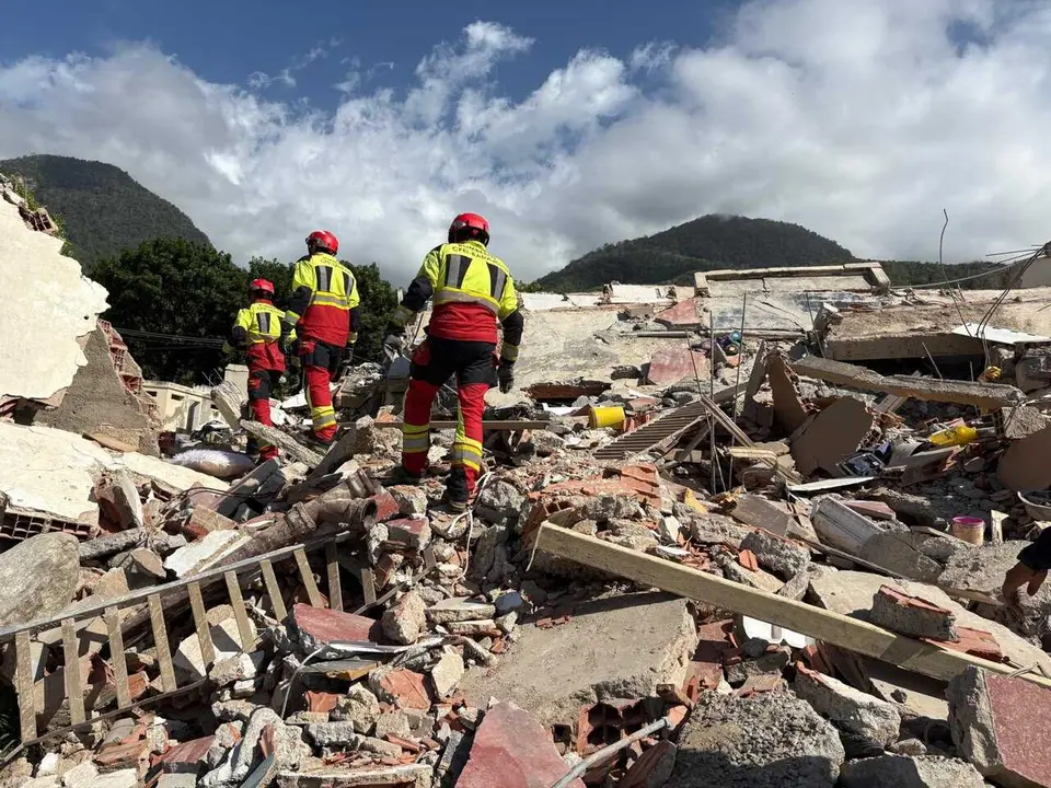 Bomberos del CPEI de Badajoz trabajan en labores de rescate en Venezuela