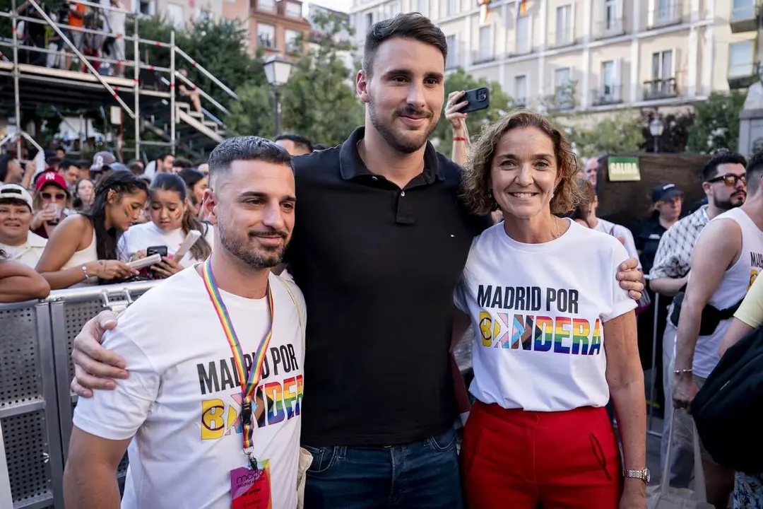 La portavoz del PSOE en el Ayuntamiento de Madrid, Reyes Maroto, durante el preg&oacute;n del Orgullo de Madrid 2026 (MADO 2026), en la plaza Pedro Zerolo, a 1 de julio de 2026, en Madrid (Espa&ntilde;a).