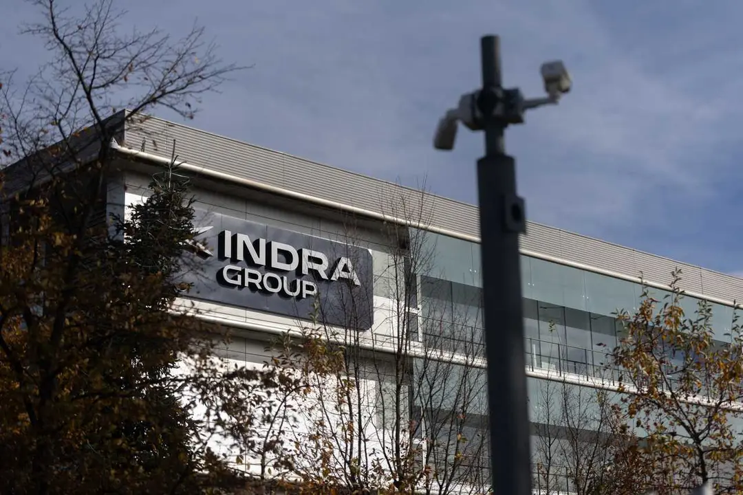 Archivo - Fachada de la sede de Indra, a 25 de noviembre de 2025, en Alcobendas, Madrid (Espa&ntilde;a).