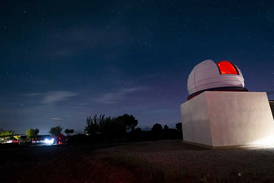 Archivo - Una aurora boreal desde el observatorio astron&oacute;mico de Pujalt, a 10 de octubre de 2024, en Pujalt, Barcelona, Catalunya (Espa&ntilde;a). 