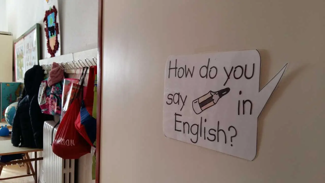 Archivo - Clase de biling&uuml;ismo en ingl&eacute;s.