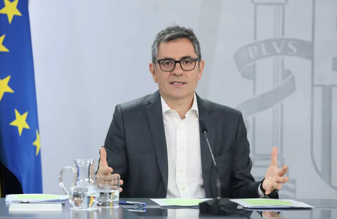 El ministro de Presidencia, Justicia y Relaciones con las Cortes, F&eacute;lix Bola&ntilde;os, durante una rueda de prensa tras el Consejo de Ministros, a 7 de julio de 2026, en Madrid (Espa&ntilde;a). 