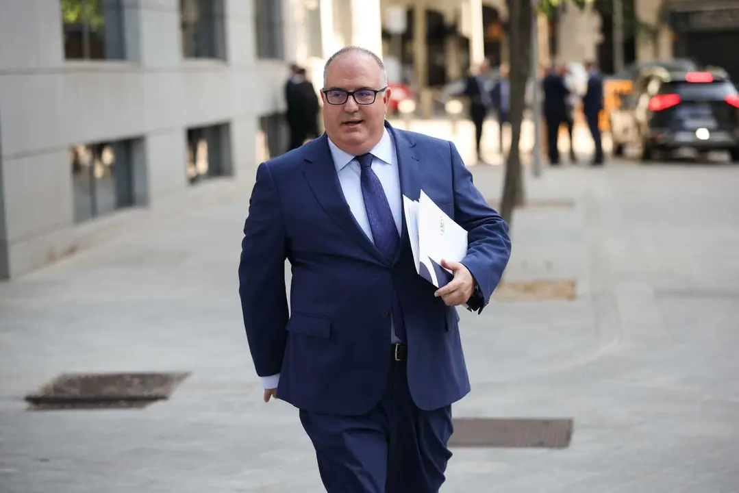 El abogado del ex comisario Villarejo, Antonio Jos&eacute; Garc&iacute;a Cabrera, a su llegada a la Audiencia Nacional, a 8 de julio de 2026, en Madrid (Espa&ntilde;a). 