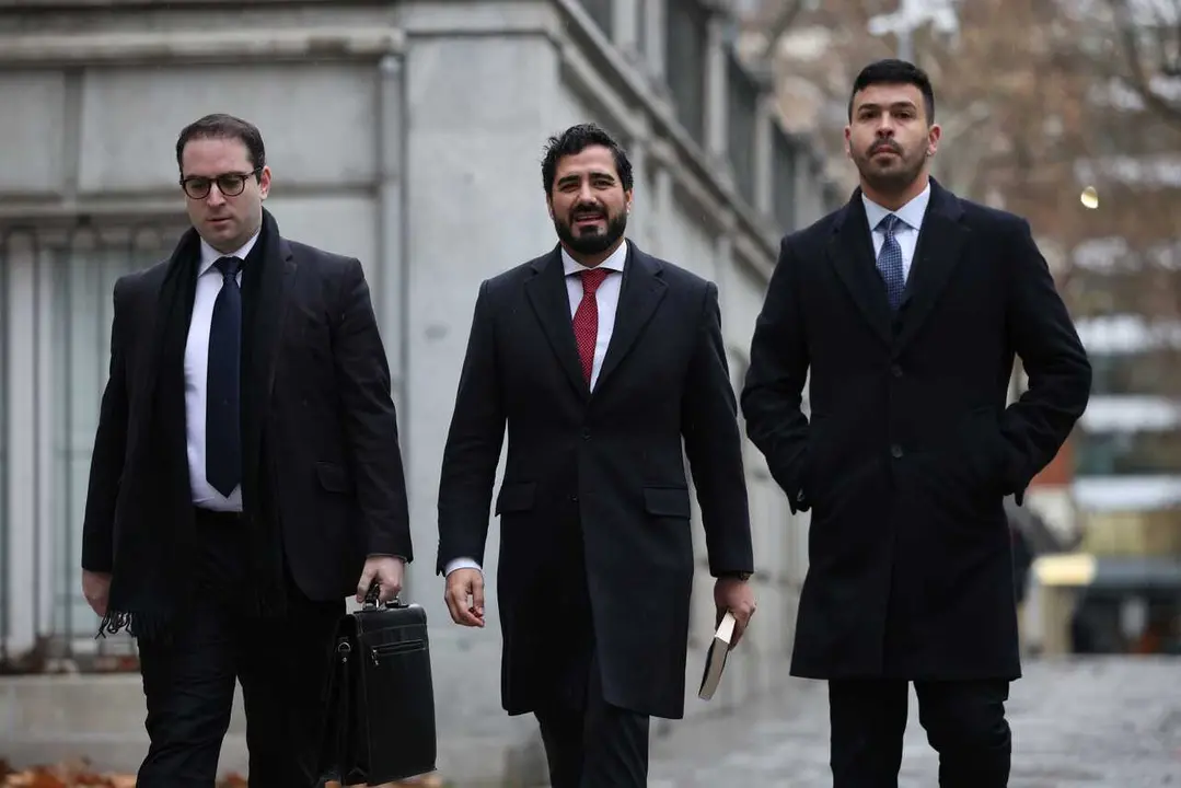 Archivo - El eurodiputado y l&iacute;der de Se Acab&oacute; la Fiesta (SALF), Luis 'Alvise' P&eacute;rez (c), a su llegada al Tribunal Supremo, a 26 de enero de 2026, en Madrid (Espa&ntilde;a). 