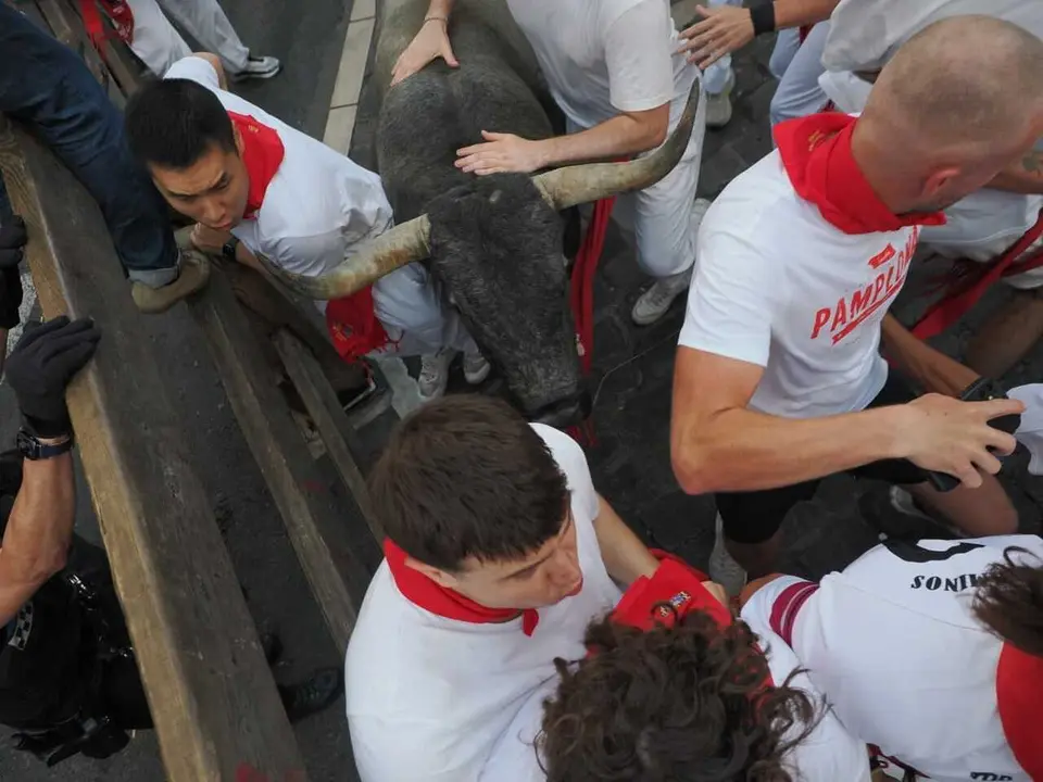 Imagen del quinto encierro de los Sanfermines de 2026, protagonizado por los toros de Jos&eacute; Escolar Gil