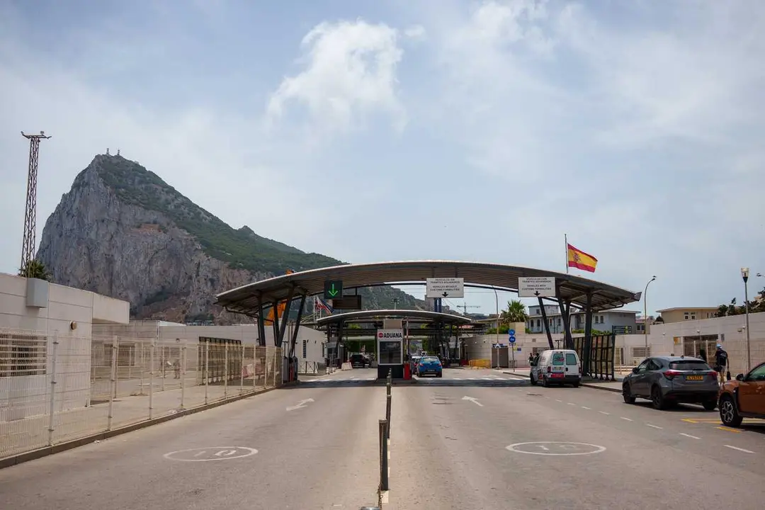 Im&aacute;genes de la frontera entre Espa&ntilde;a y Gibraltar . A 19 de junio de 2026