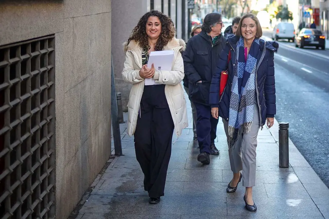 Archivo - La portavoz socialista de Hacienda, Enma L&oacute;pez, y la portavoz del PSOE en el Ayuntamiento de Madrid, Reyes Maroto