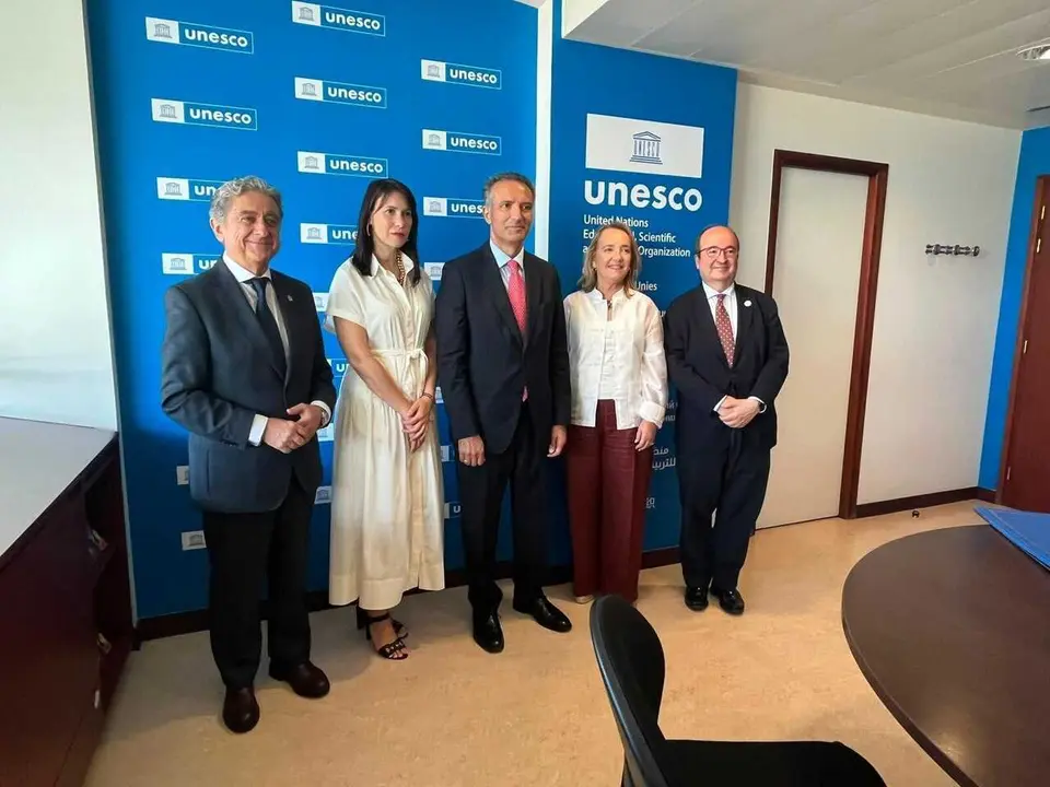 Firma del acuerdo por el que Andaluc&iacute;a acoger&aacute; un Centro de Referencia de la Unesco para fomentar el di&aacute;logo intercultural y el di&aacute;logo mediterr&aacute;neo.